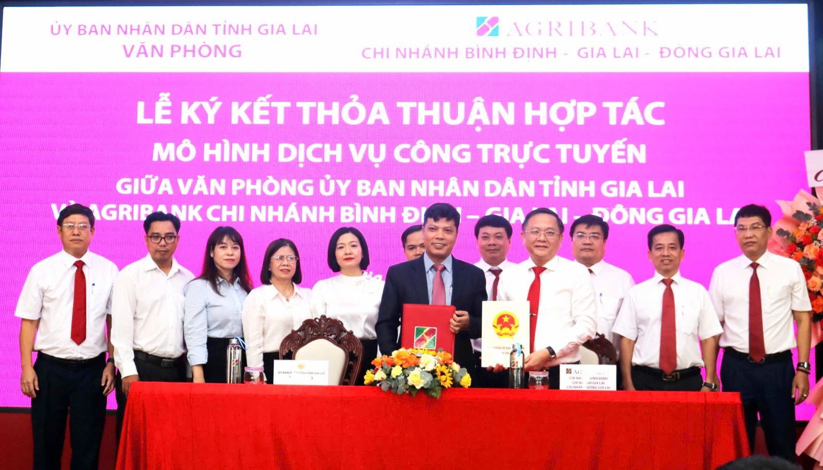 Agribank triển khai 55 điểm hỗ trợ dịch vụ công trực tuyến tại Gia Lai, thúc đẩy chuyển đổi số và cải cách hành chính  Tóm tắt nội dung: